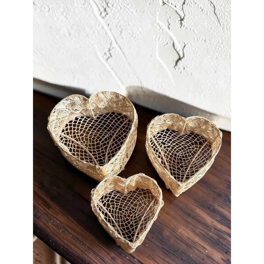 Set Of 3 Vintage Nesting Heart Wicker Baskets Rustic Vintage Gold Decor/Display